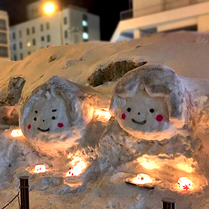 ほくまるとりくひめの雪像