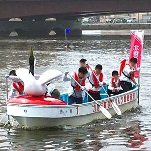 釧路港舟漕ぎ大会に毎年参加！