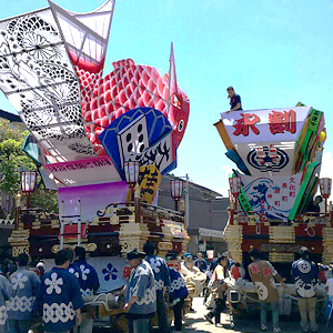 伝統ある曳山車祭！